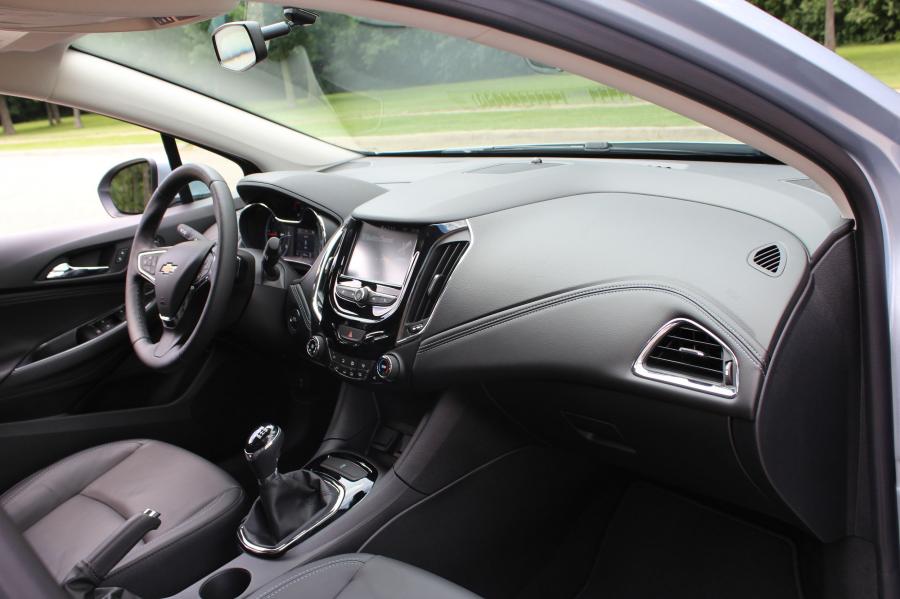 Интерьер Chevrolet Cruze Diesel 2017 года  (NA) (фото 29 из 52)